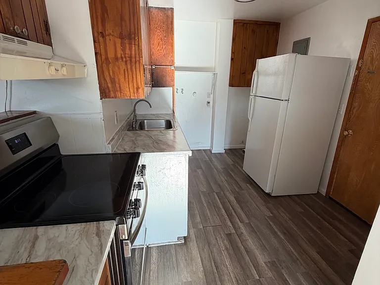 115 N Main Ave #6 — Photo 4
