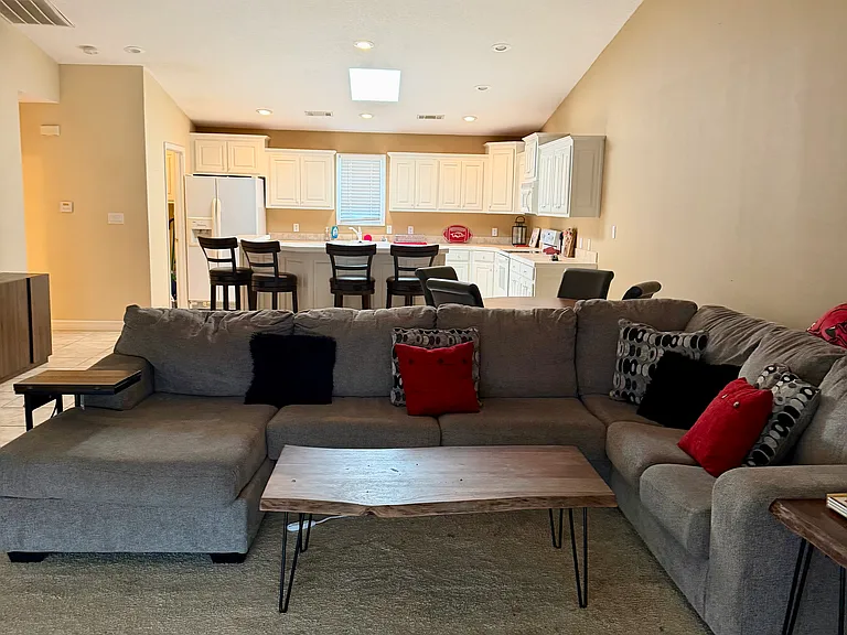 137 Central Ter #B — Photo 3