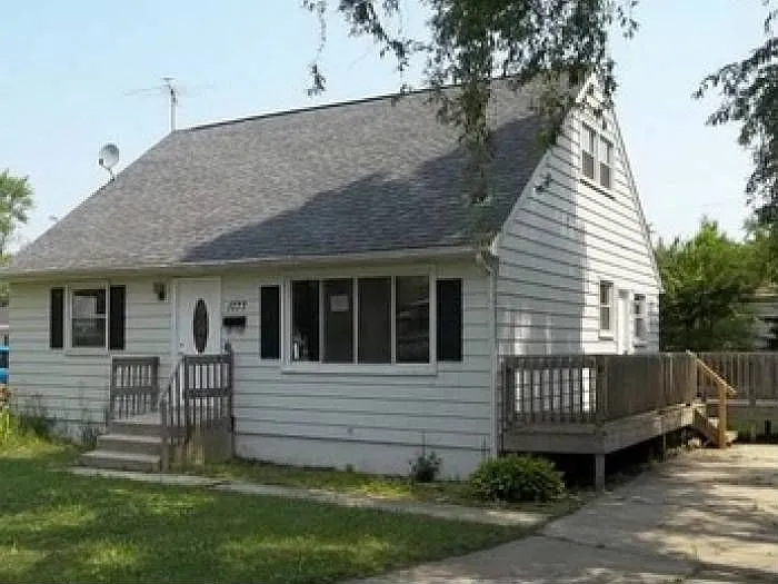 1777 Ross Cres photo 1