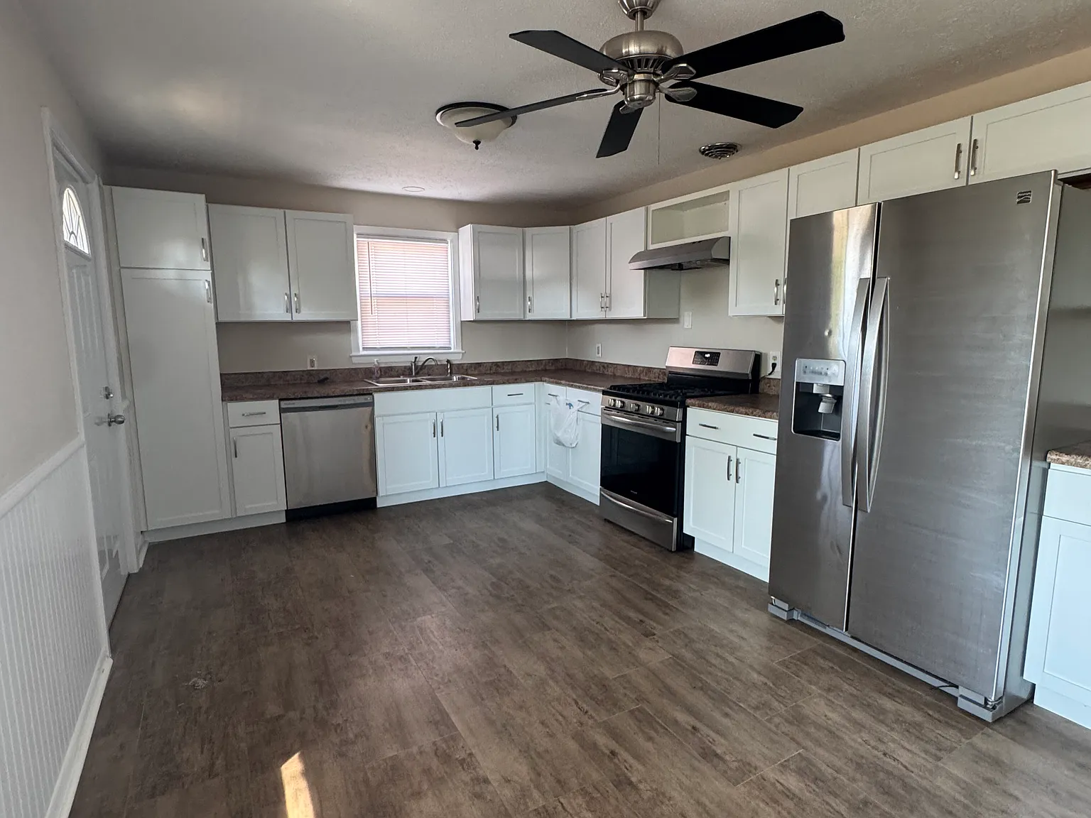 2 bed, 912 sqft, $925 — Photo 3
