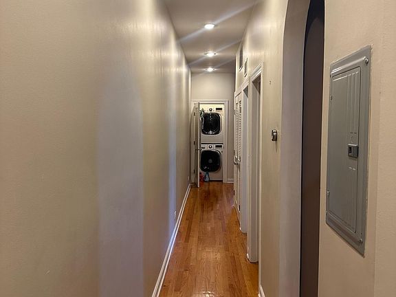 5th image of 1349 W Chase Ave APT 3E