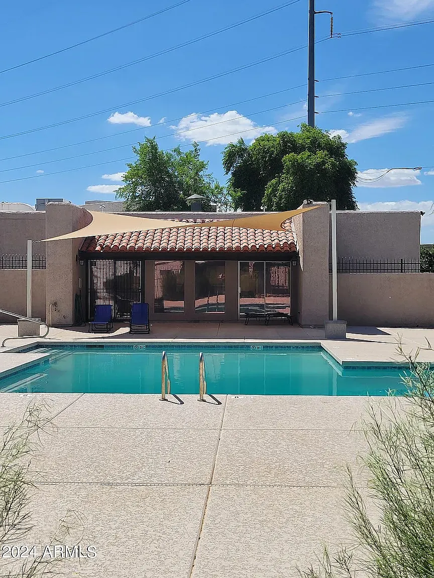 2 bed, 902 sqft, $675 — Photo 1