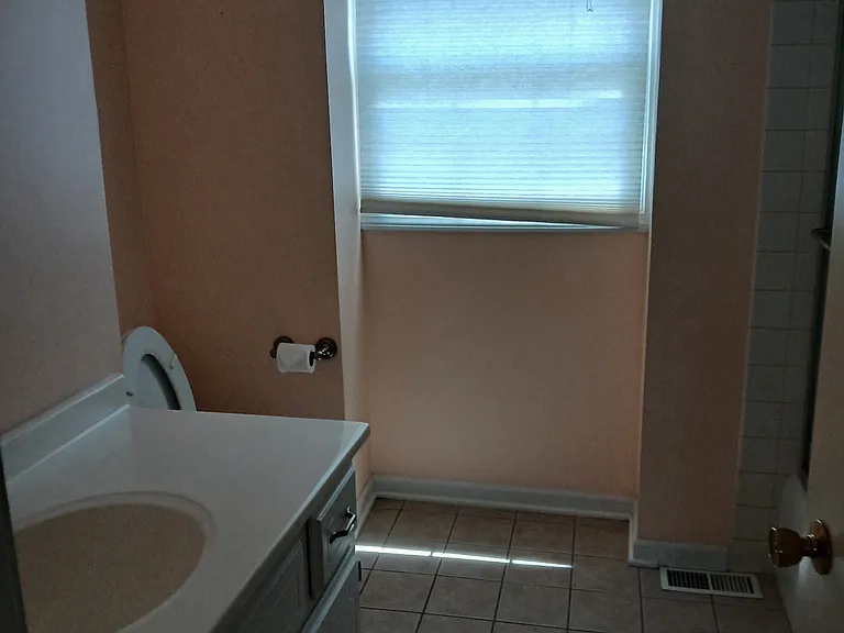 920 W Washington Ave — Photo 14