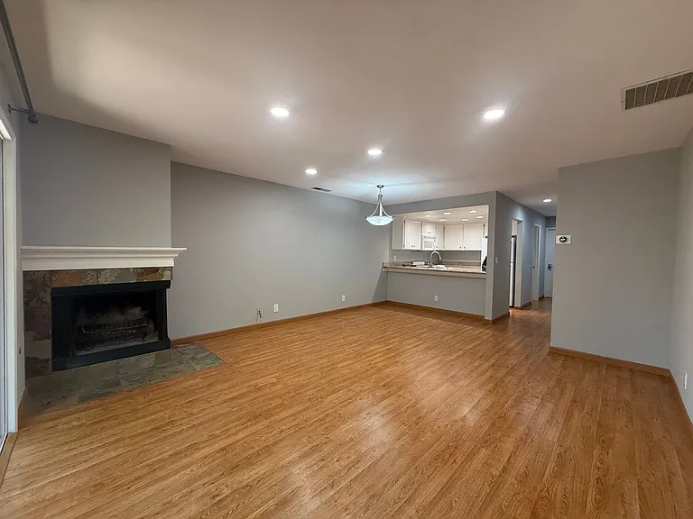 666 W Sunnyoaks Ave — Photo 6