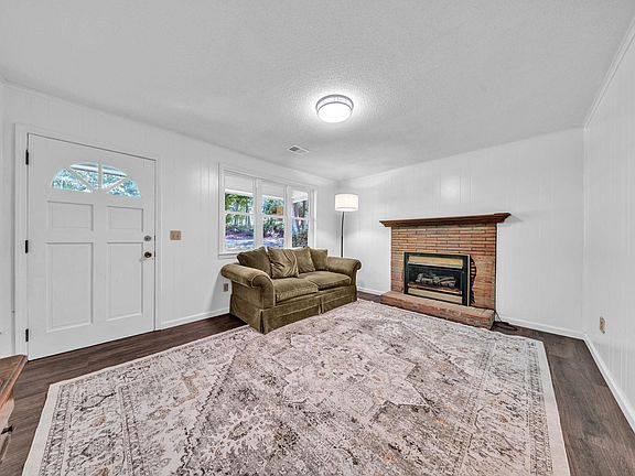 3rd image of 154 Skyuka St