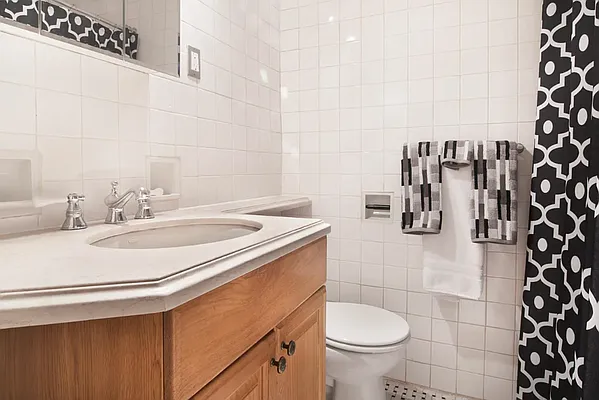 Rented by WAM Partners - William Moses Co. | media 22