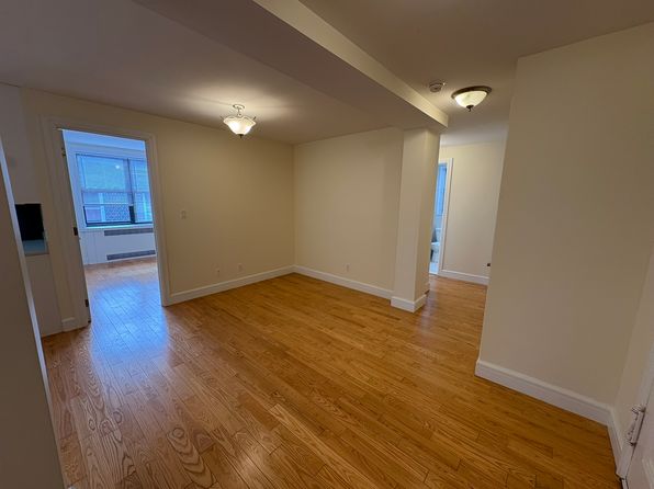 3620 Bowne St APT 6D