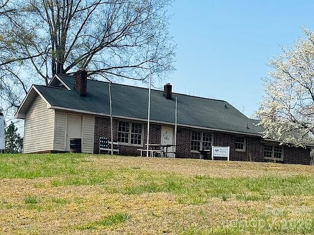 1st image of 2273 Trail Ave
