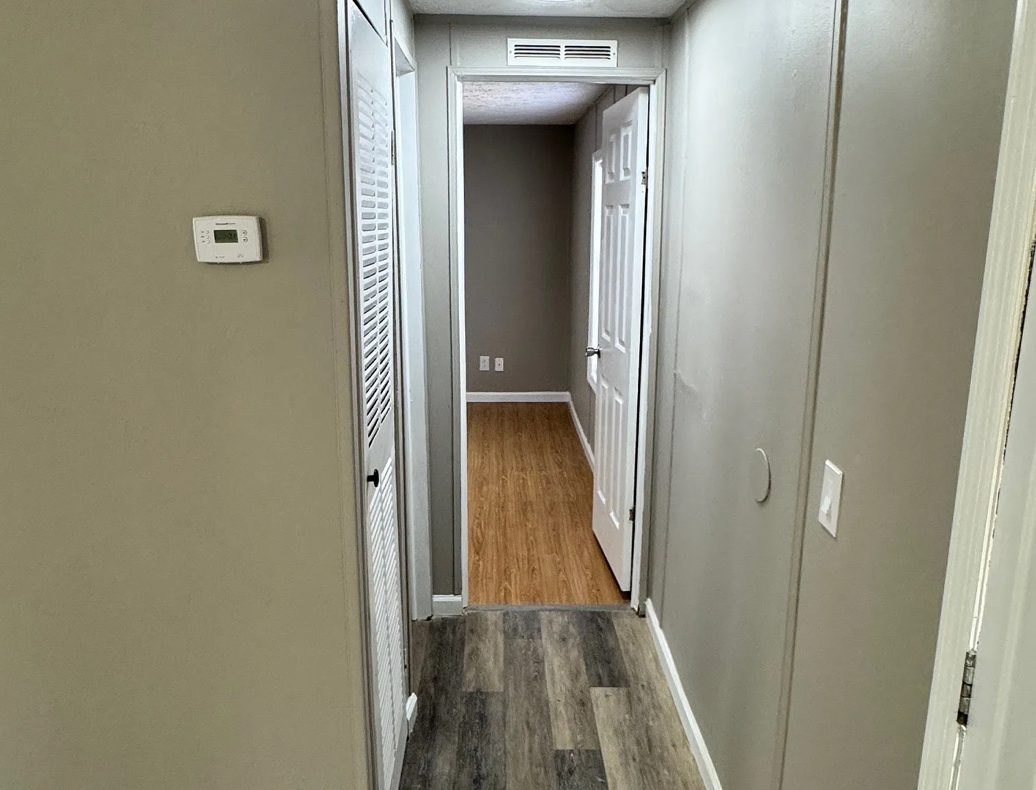 2 bed, 1216 sqft, $1,250 — Photo 2