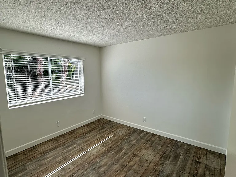 4221 4th Ave — Photo 23