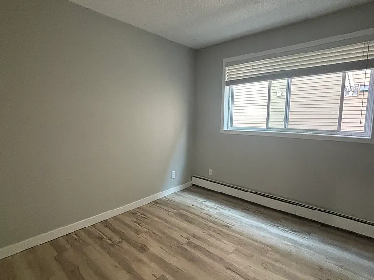 2310 17a St SW #103 — Photo 13