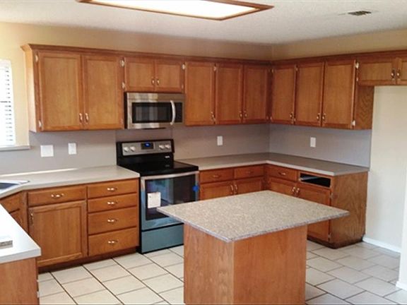 4th image of 3214 Maplewood Dr