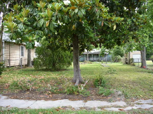 1056 W Main St, New Iberia, LA 70560