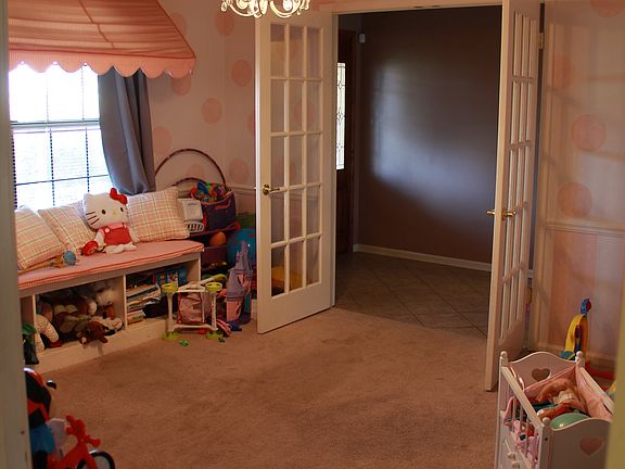 5th image of 3849 Dalewood St