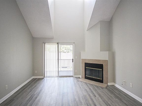 3rd image of 3325 Haviland Ct APT 204