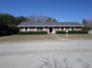 1004 Pebble St, Bowie, TX 76230