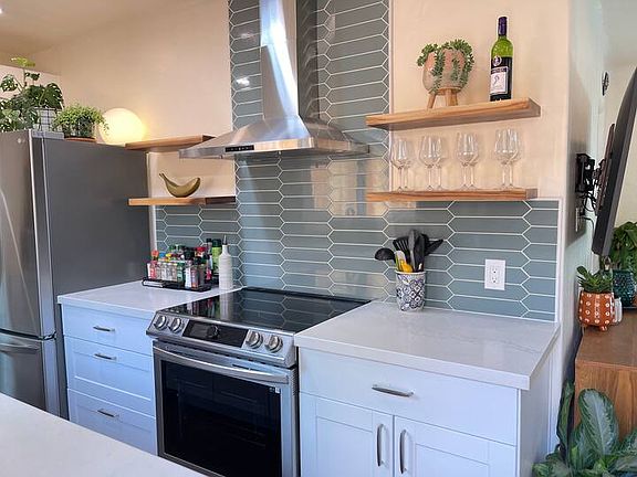 5th image of 1512 De La Vina St #1/2