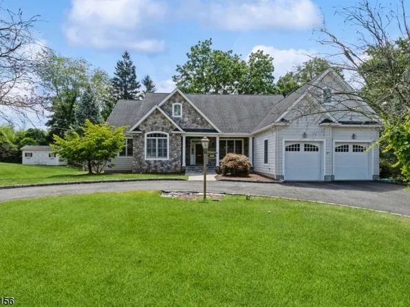 210 Pembrook Rd, Mountainside Boro, NJ 07092