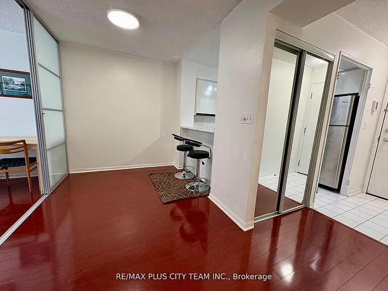 7 Carlton St #401 — Photo 12