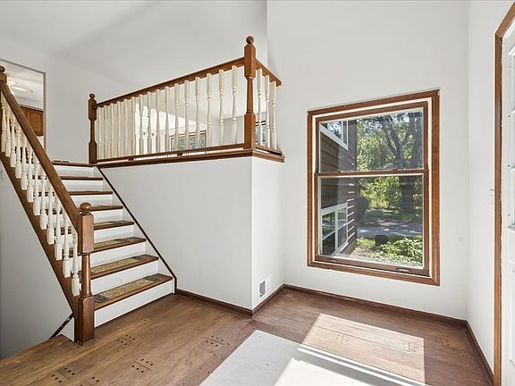 5th image of 4512 S Ridgeway Rd
