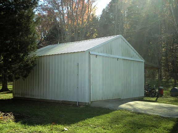 Detached 2Car garage