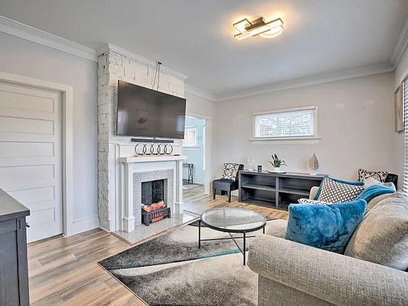 4th image of 1005 E Long St Unit D