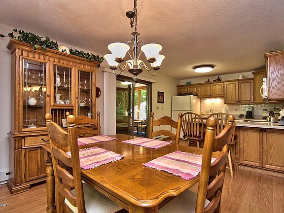 4th image of 444 Lakewood Dr