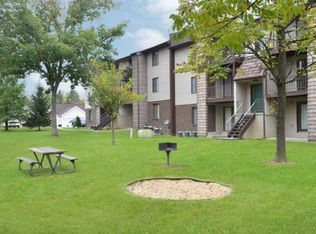 6049 Country Club Dr, Huntington, WV