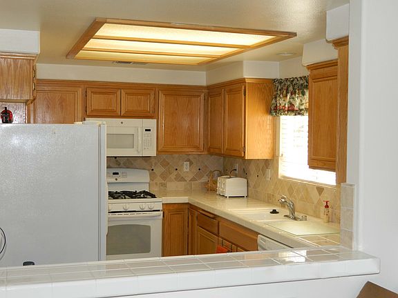 5th image of 301 E Bennett Ave #4