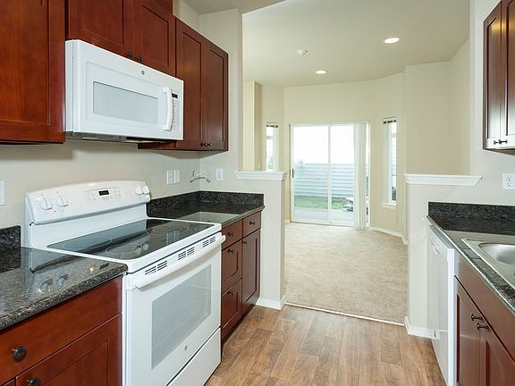 4th image of 9316 178th Pl NE Unit 3