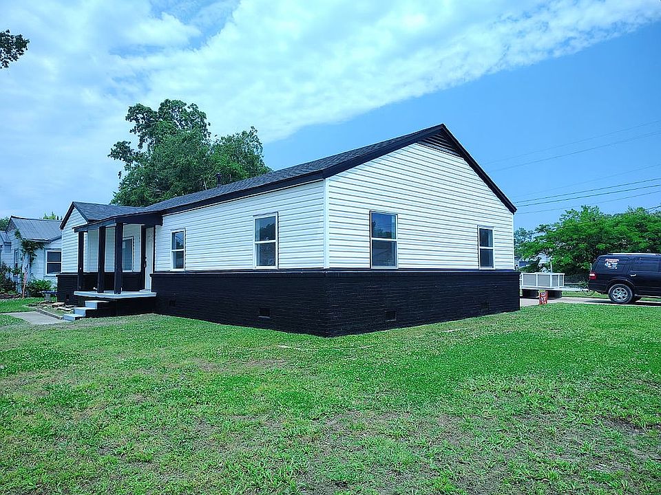 1st image of 2254 SE Dewey Ave