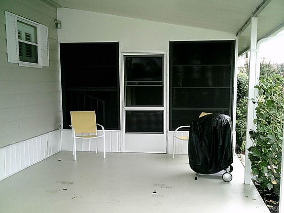 Carport/Screened Porch