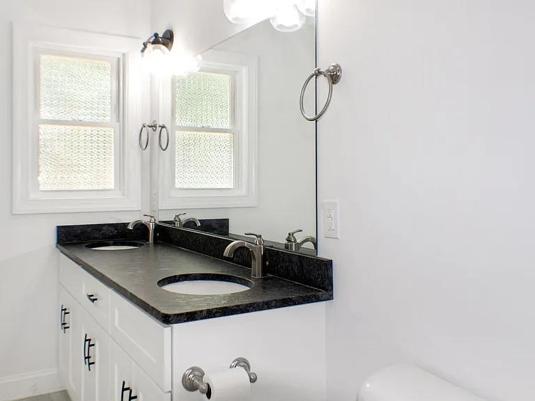 562 N Bayard Ave — Photo 16
