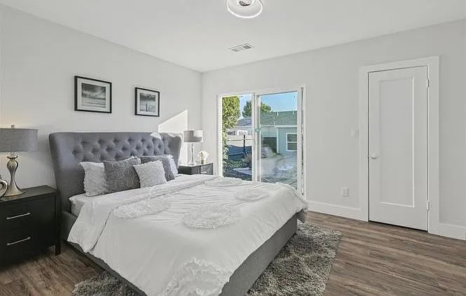 3 bed, 2.0 bath, 1096 sqft, $3,500 — Photo 3