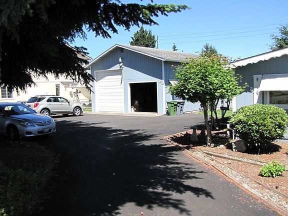 2nd image of 123 132nd St E