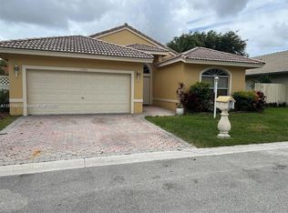 11540 SW 9th Ct, Pembroke Pines, FL 33025
