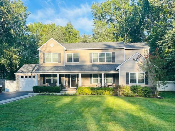 3 Virginia Trl, Medford, NJ 08055