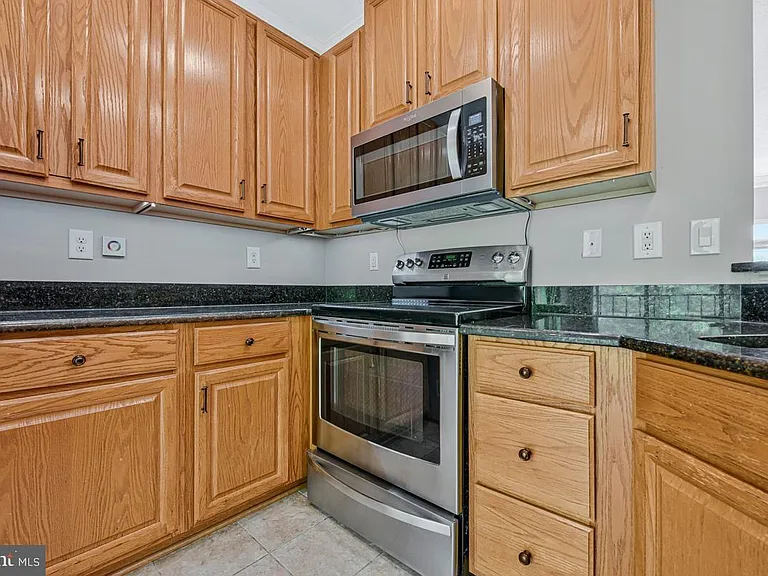8335 Wades Way — Photo 23