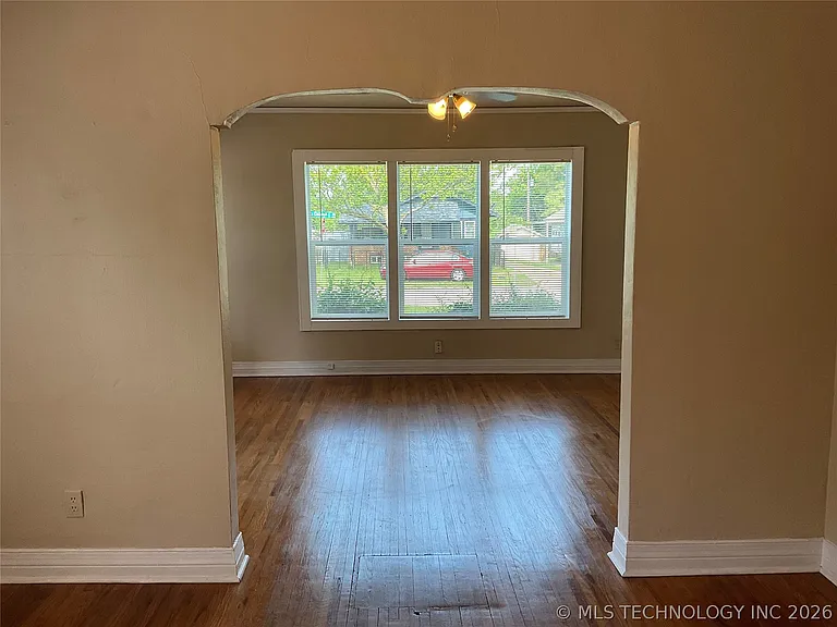 3003 E 3rd St — Photo 7