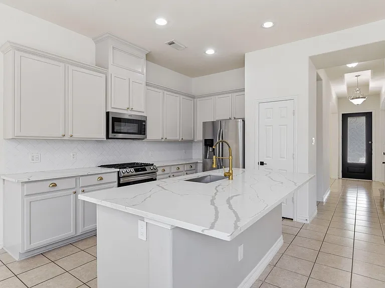 16023 Powder Springs Ln — Photo 17