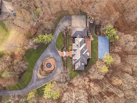 5th image of 504 Hillside Dr