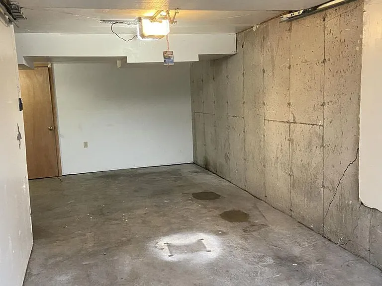 553 E 200 N — Photo 14