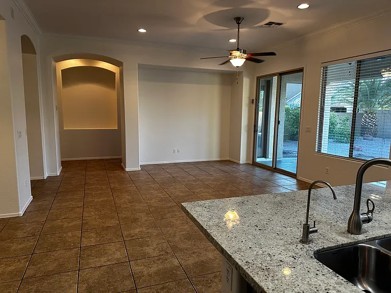 2712 E Redwood Pl — Photo 8