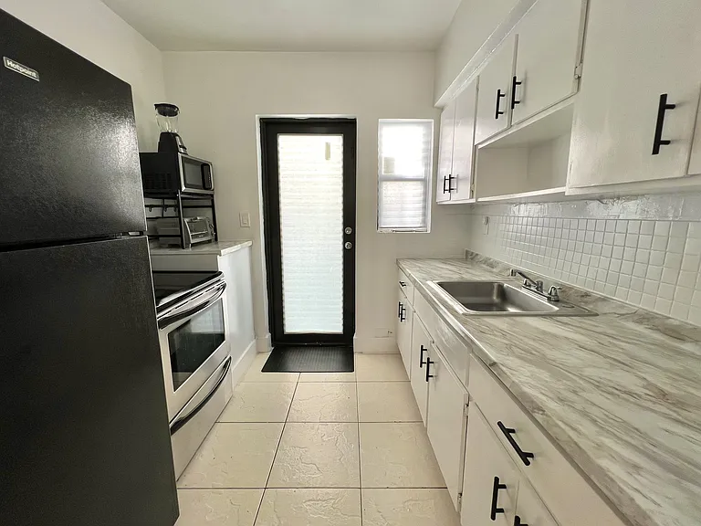 877 80th St #3 — Photo 5