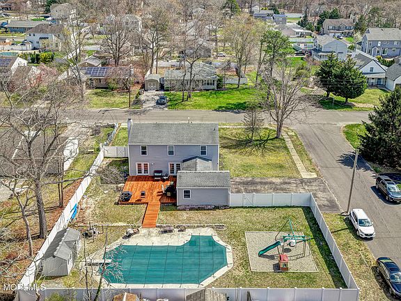 4th image of 380 Trenton Avenue N
