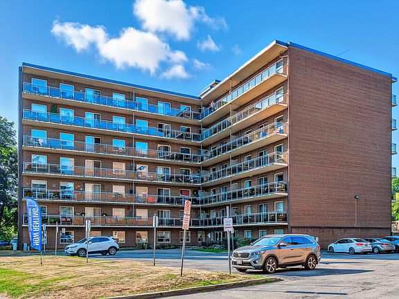 3rd image of 480 Maple Ave #1462346