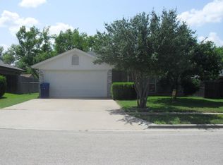 305 Wagontrain Cir, Copperas Cove, TX 76522