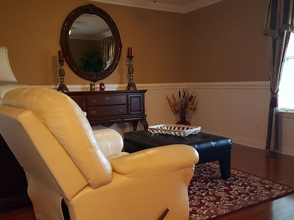 3rd image of 3108 Peppertree Dr
