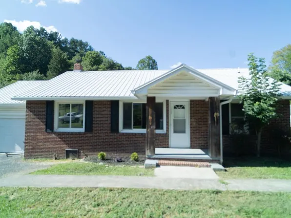 1409 Farmer St, Richlands, VA 24641