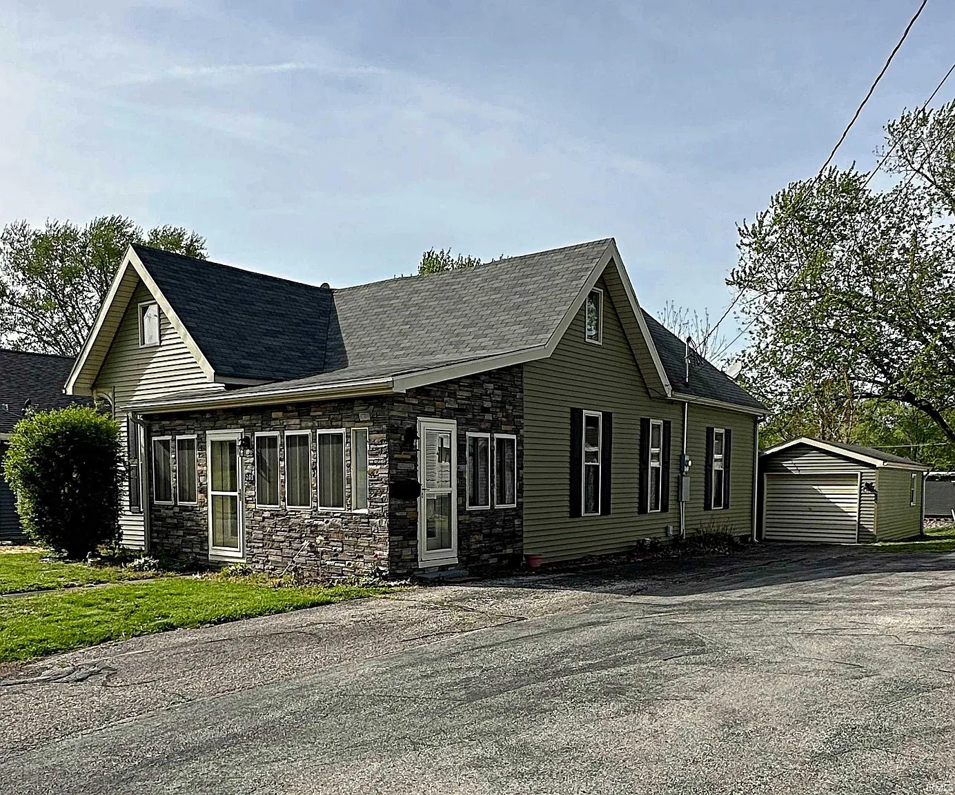 1208 State St photo 1